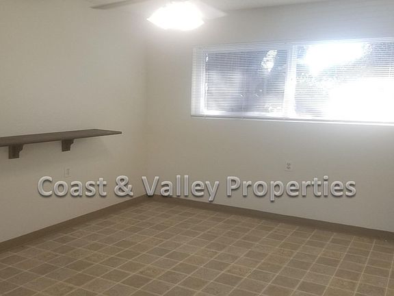 3rd image of 322-324 Katherine Ave