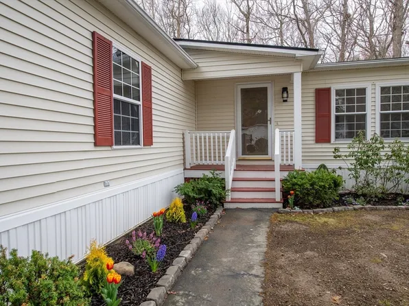 50 Highland St Unit 242, Taunton, MA 02780