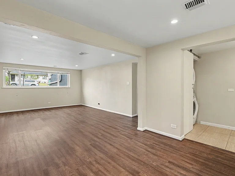 900 S Harrison St — Photo 8