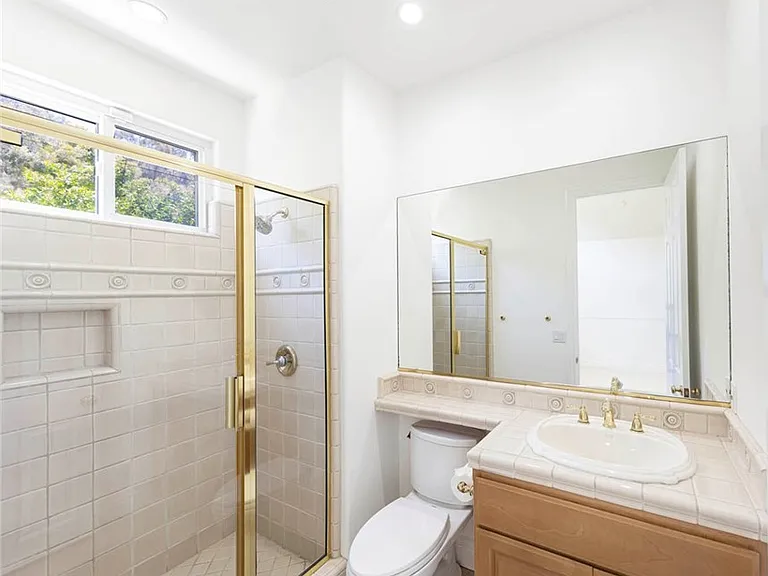 12 San Remo — Photo 40