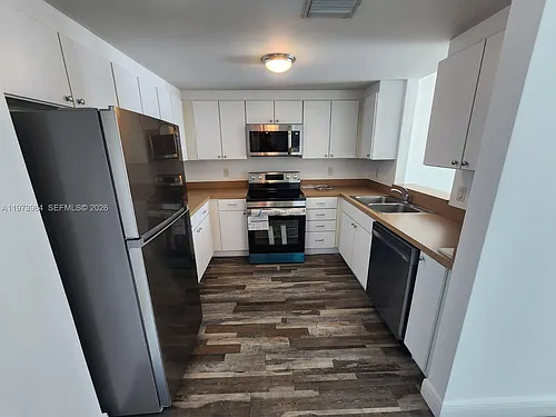 1250 S Miami Ave Photo 1