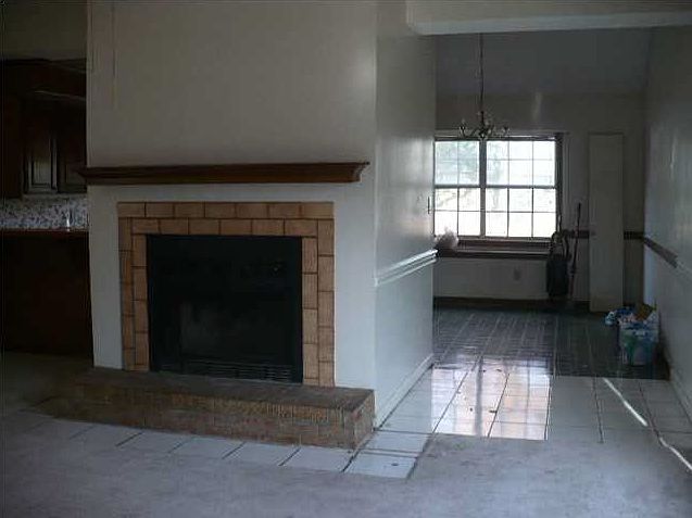 2nd image of 114 Meadowwick Dr #B