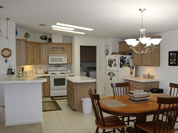 3rd image of 475 Sioux Blvd