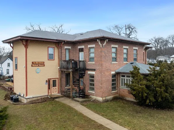 709 Franklin St, Oregon, IL 61061