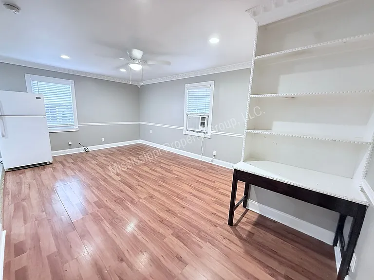 1310 Jefferson Ave #B — Photo 4