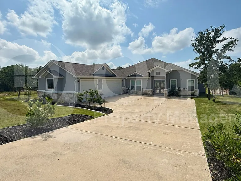 111 Tylee Cir — Photo 1