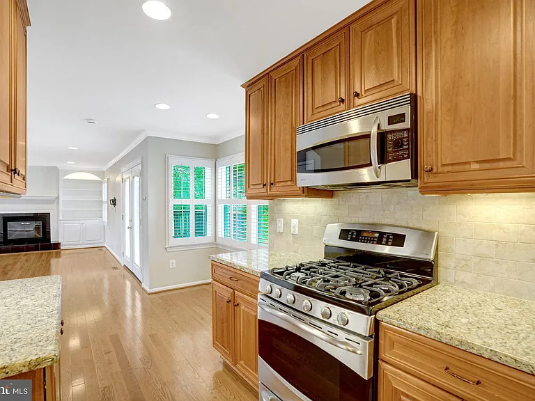 6281 Gentle Ln — Photo 10