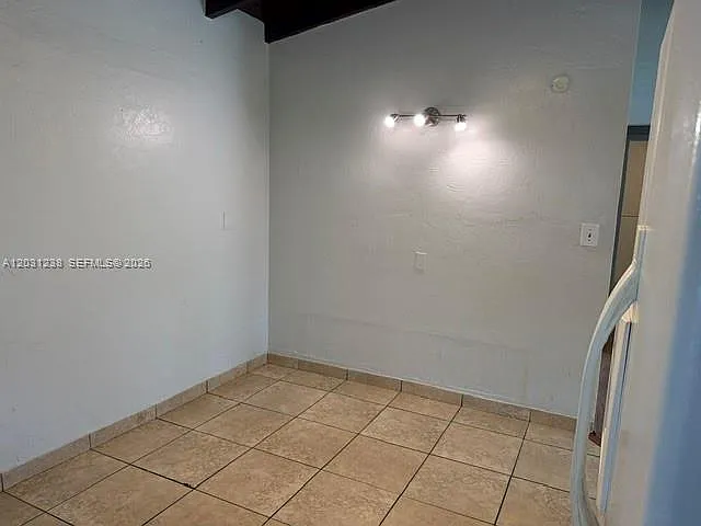 262 SW 9th St #1 — Photo 7