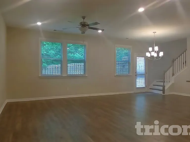 313 Knowles Pl — Photo 3