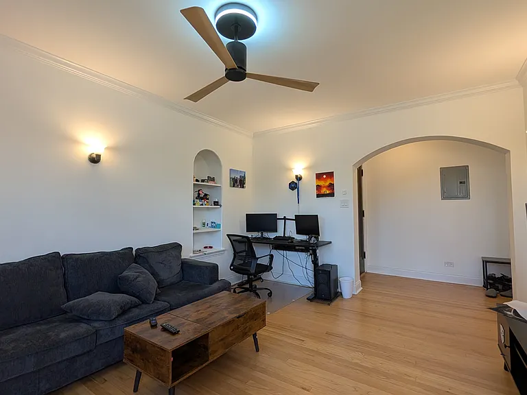 4529 N Greenview Ave #3 — Photo 3