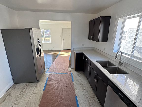 3rd image of 333 Clyde Ave