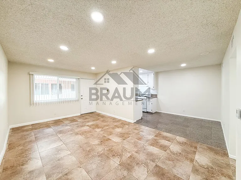 221 Elm Ave — Photo 2