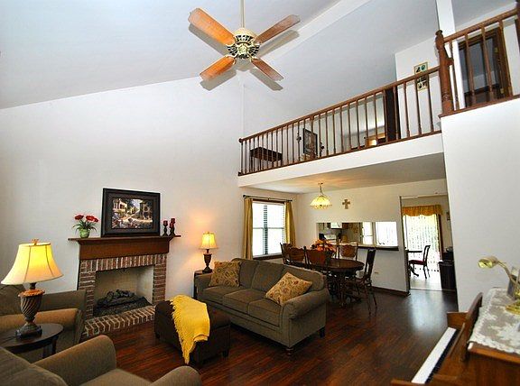 3rd image of 3001 Ashton Ct