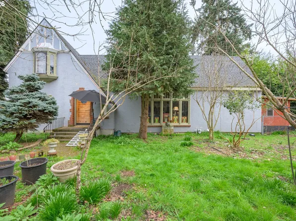 325 River Rd, Eugene, OR 97404