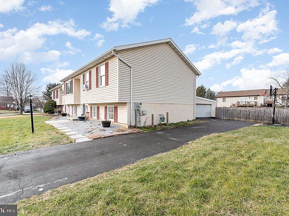 2nd image of 35 Dogwood Ln