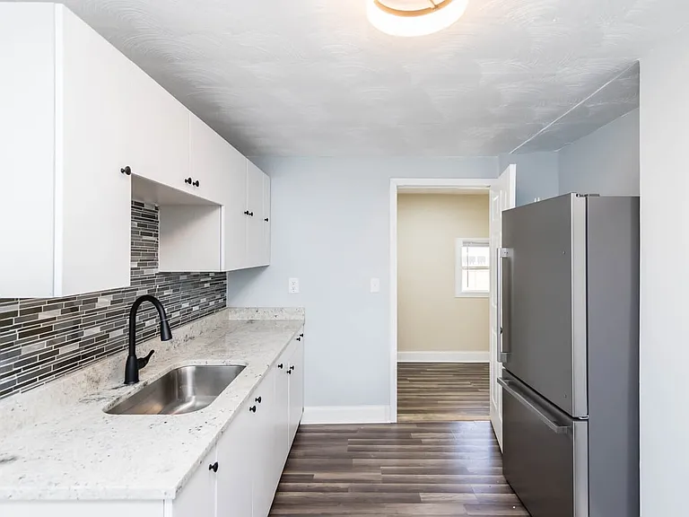 482 E Jenkins Ave — Photo 5