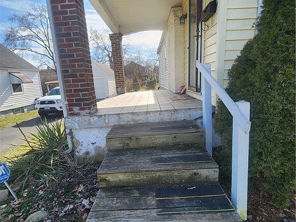 5th image of 226 Ashwood Ave