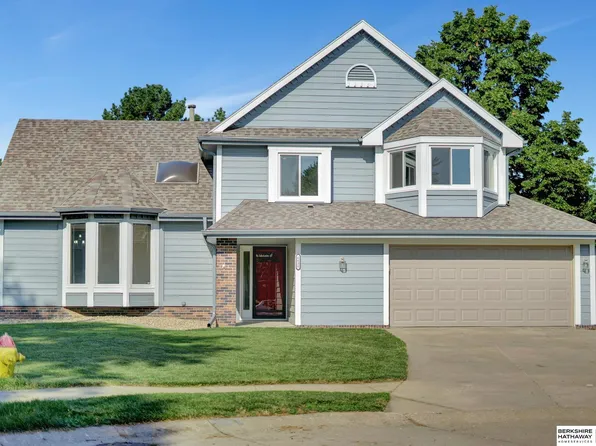 6636 S 107th Cir, Omaha, NE 68127