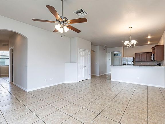 5th image of 819 SW 14th PL