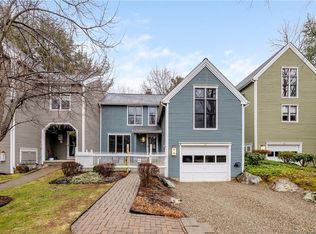 31 Farm Dr #31, Farmington, CT 06032