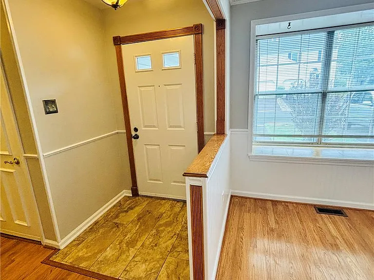 2427 Linksman Ln — Photo 3