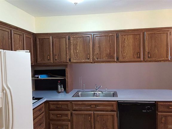 2nd image of 27741 Belanger St