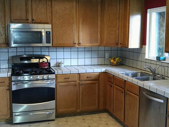 3rd image of 2251 Romero St