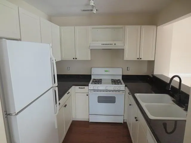 7494 Thomas Dr — Photo 6