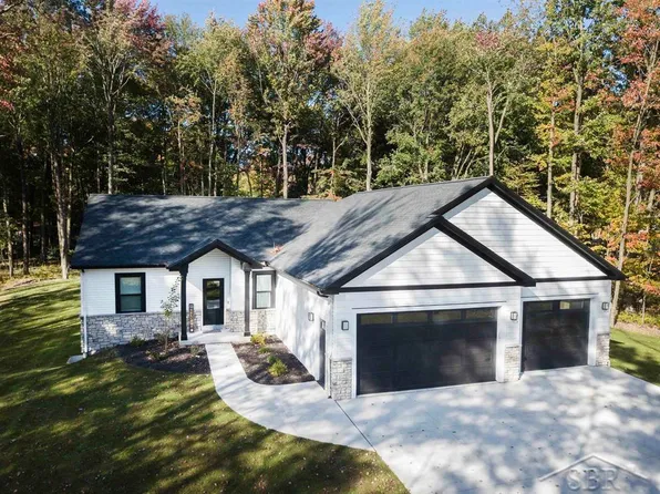 3695 E Douglas Dr, Midland, MI 48642