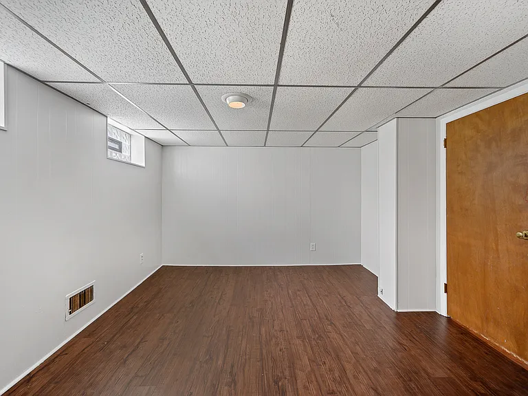 1723 Tuxworth Ave — Photo 8