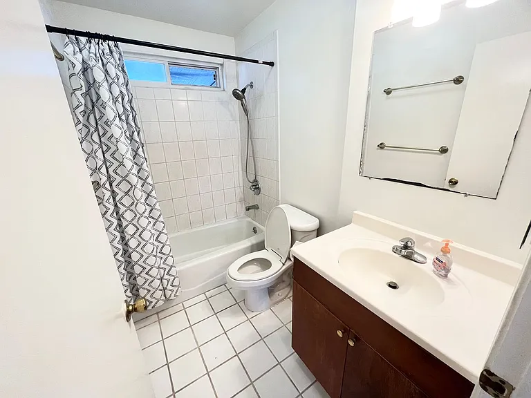 1119B Banyan St — Photo 7