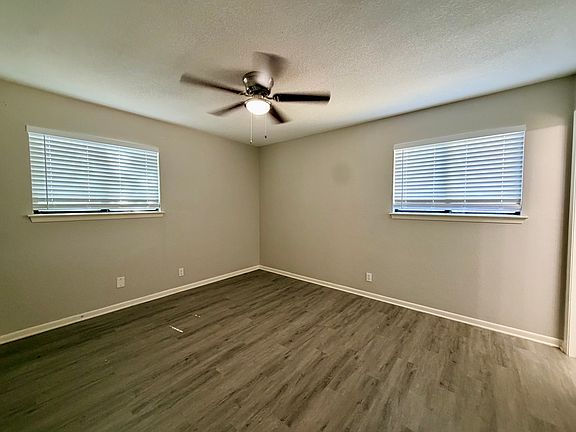 5th image of 1403 Long Branch Dr