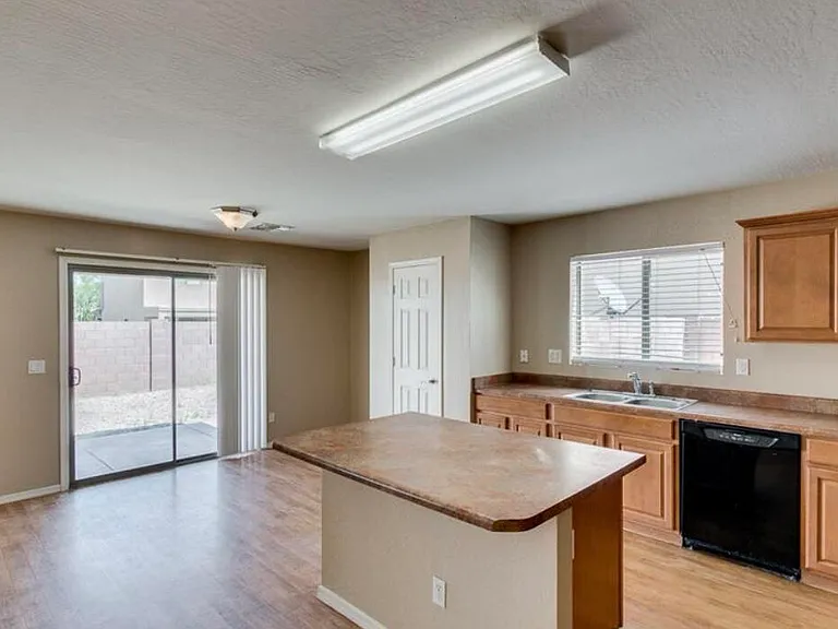 3886 W Dancer Ln — Photo 8