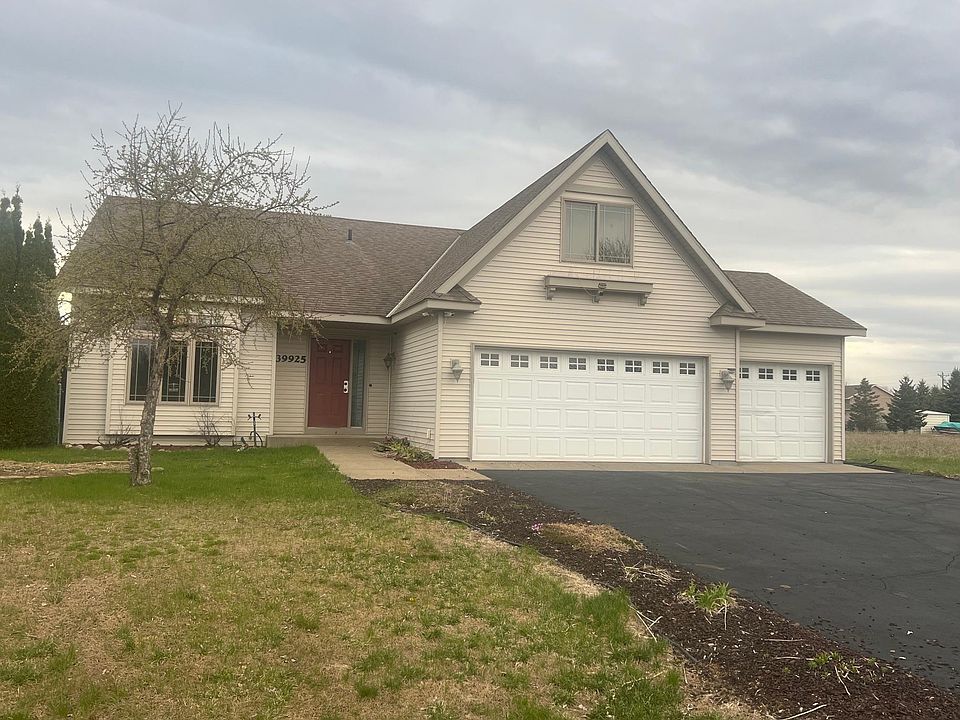 1st image of 39925 Garden Ct