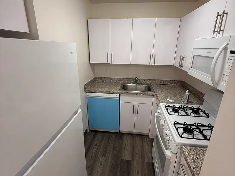 3620 Parsons Blvd #4C — Photo 6
