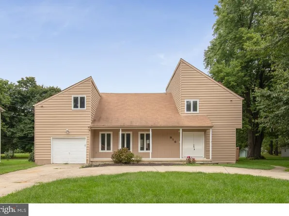 816 Beechwood Ave, Cherry Hill, NJ 08002