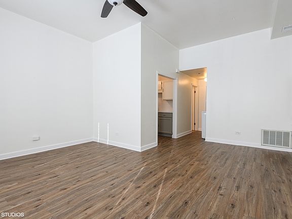 3rd image of 1166 W 19th Pl #1B