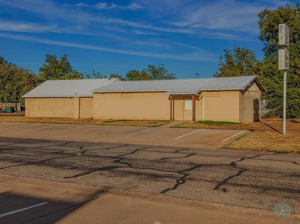 1127 Pease St, Vernon, TX 76384