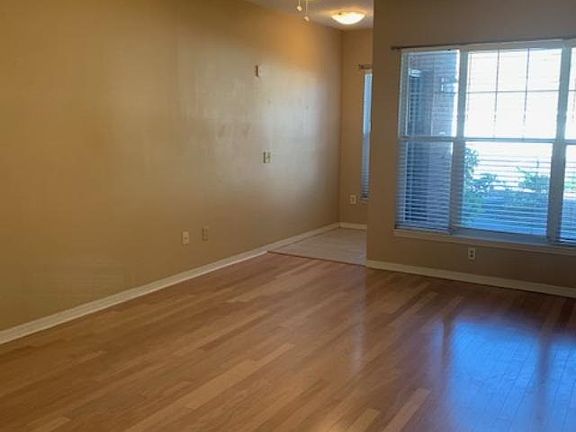 3rd image of 32104 Harbour Vista Cir