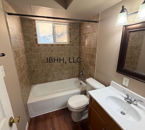 5th image of 3207 N Peoria Ave APT 1
