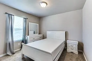 2719 Avenue J — Photo 3