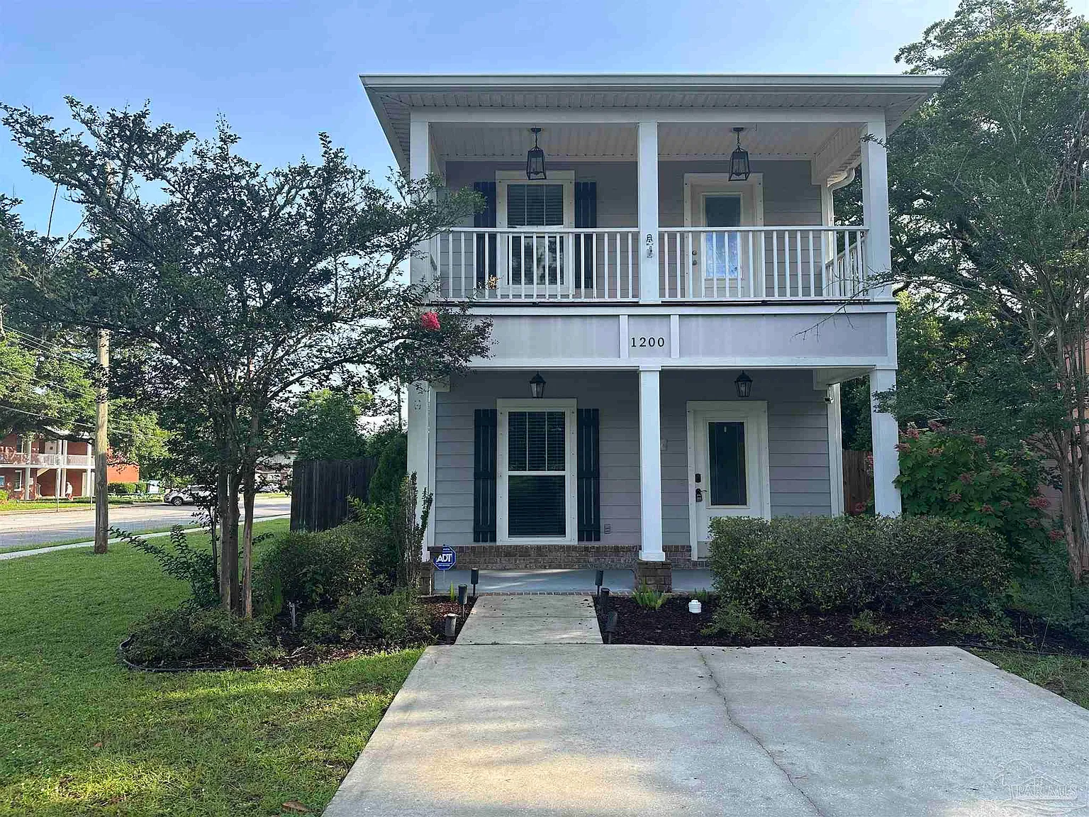 3 bed, 2.5 bath, 1664 sqft, $2,850 — Photo 1