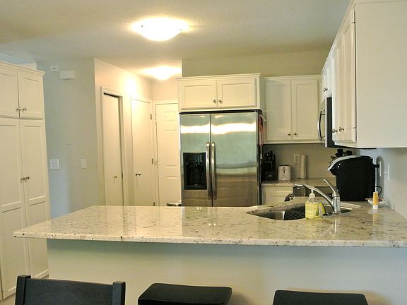 Granite kitchen w/snack bar