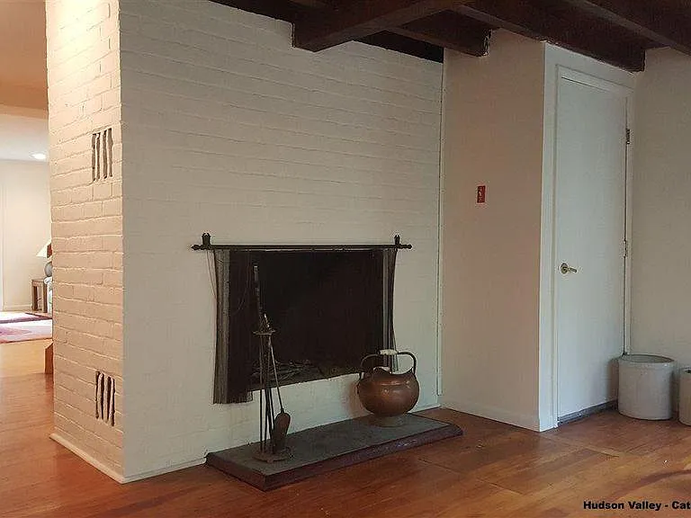 Den w/ Fireplace