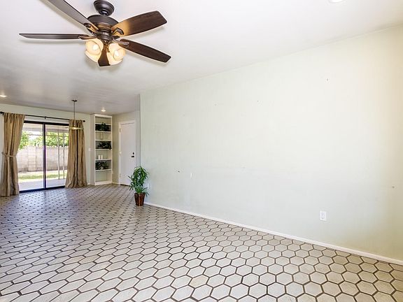 3rd image of 1205 E Valerie Dr