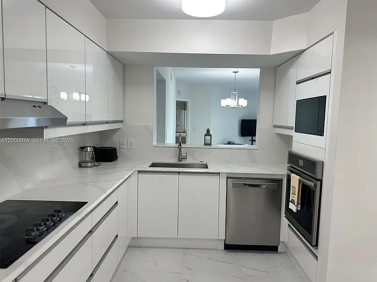 8925 Collins Ave #2J — Photo 7