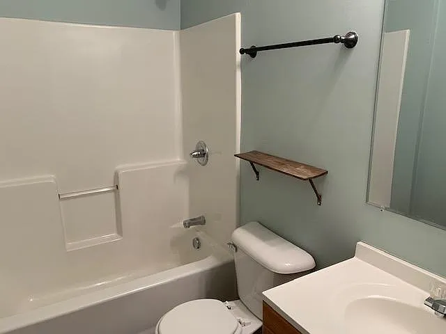 1227 Chester Ave — Photo 6
