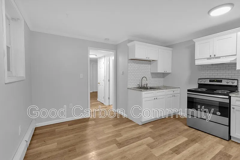 Studio, 1.0 bath, $1,025 — Photo 2