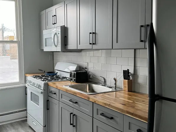 1172 Summit Avenue image 1 of 10