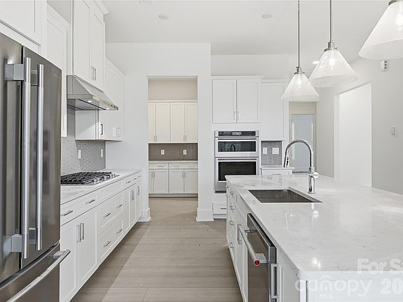 7th image of this home